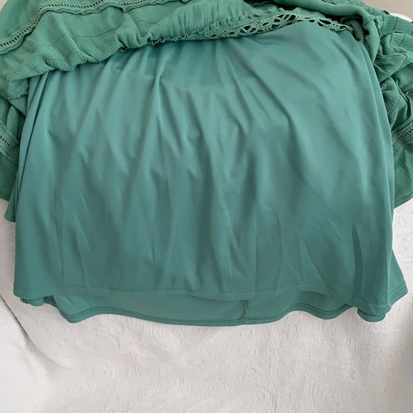 NWOT Versona Green Embroidered Tunic - Picture 4 of 8